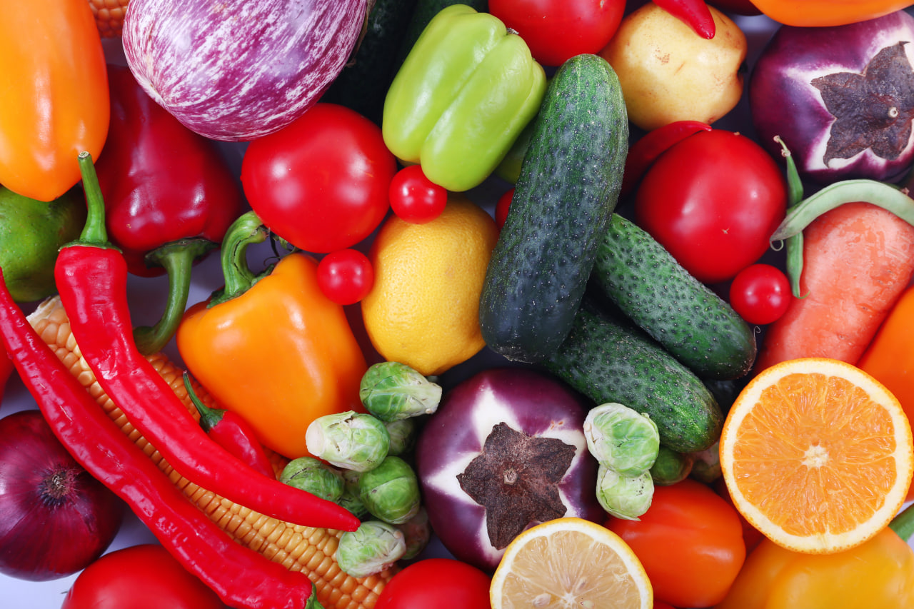 Illustration of colourful, balanced everyday food